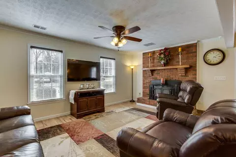 209 Yorktown Ct, Easley, SC 29642 photo 8