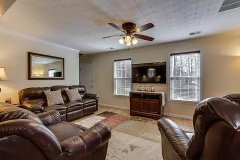 209 Yorktown Ct, Easley, SC 29642 photo 7