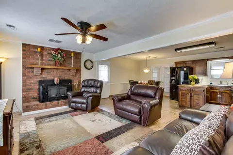 209 Yorktown Ct, Easley, SC 29642 photo 4
