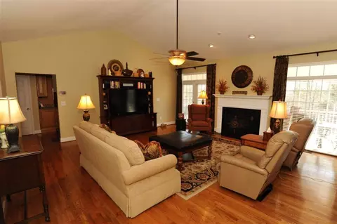 119 Planters Dr, Seneca, SC 29678 photo 5