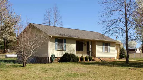 106 Bluefield Rd, Starr, SC 29684 photo 1