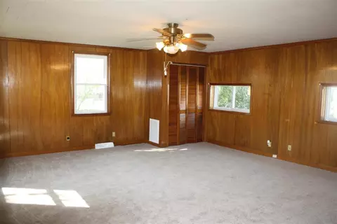 7 Poplar St, Honea Path, SC 29654 photo 2