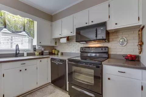203 Brookview Cir, Easley, SC 29642 photo 10