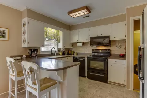 203 Brookview Cir, Easley, SC 29642 photo 9
