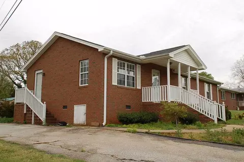 121 S Randall Cir, Seneca, SC 29678 photo 4