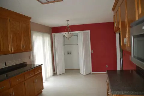 121 S Randall Cir, Seneca, SC 29678 photo 8