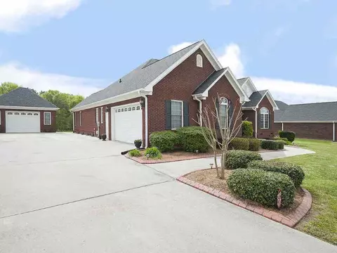 105 Harbison Dr, Williamston, SC 29697 photo 3