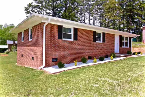 913 N Andover Way, Walhalla, SC 29691 photo 3