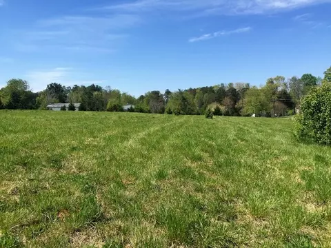 810 Slickum Rd, Easley, SC 29640 photo 1