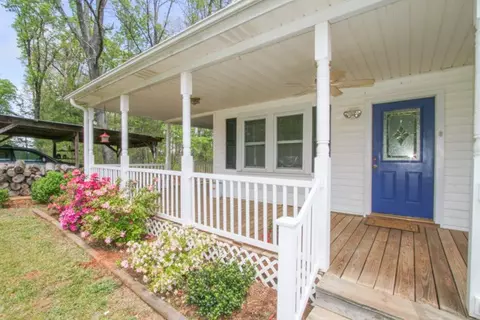 260 Peach Dr, Central, SC 29630 photo 4