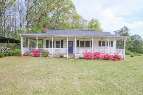 260 Peach Dr, Central, SC 29630 photo 2