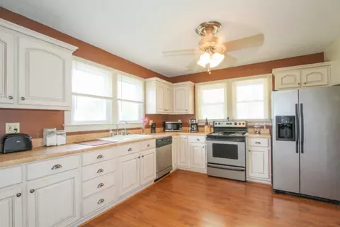 260 Peach Dr, Central, SC 29630 photo 13