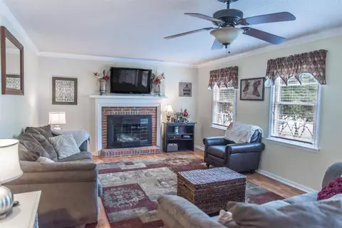 402 Creek Dr, Easley, SC 29642 photo 8