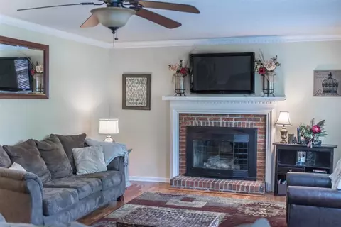 402 Creek Dr, Easley, SC 29642 photo 9