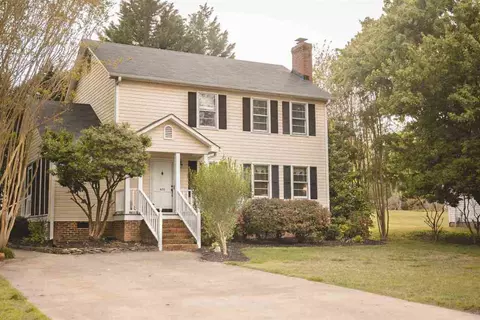 402 Creek Dr, Easley, SC 29642 photo 3