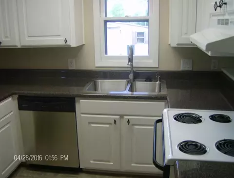 100 Excelsior Dr, Easley, SC 29640 photo 4