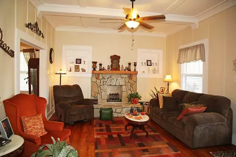 8 Central Ave, Honea Path, SC 29654 photo 3