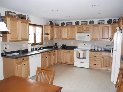 261 Tripp St, Williamston, SC 29697 photo 6