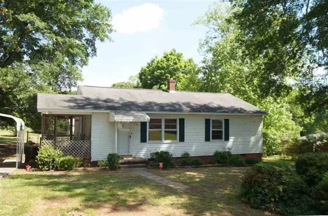 110 Ramseur St, Central, SC 29630 photo 1