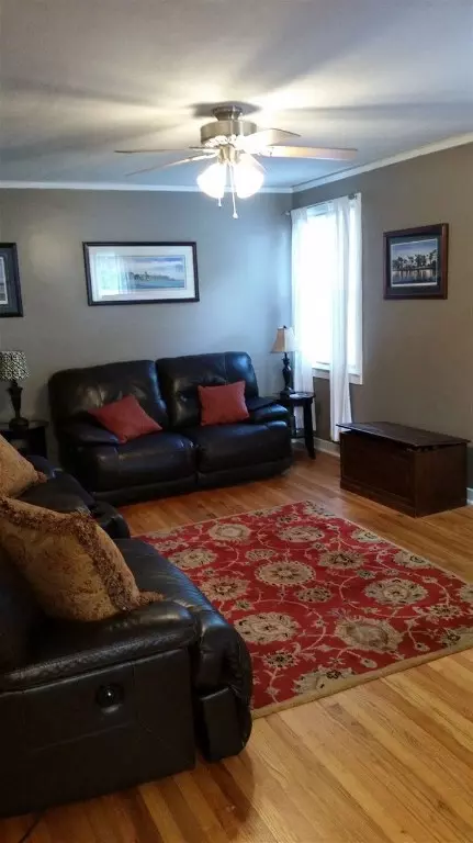 862 Greenville St, Pendleton, SC 29670 photo 3
