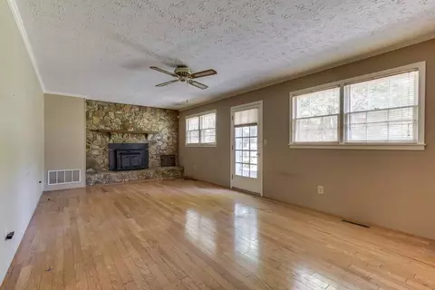 102 Bent Tree St, Easley, SC 29642 photo 11