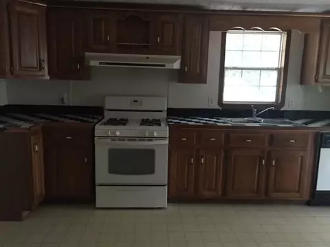 202 E South Boundary St, Walhalla, SC 29691 photo 8