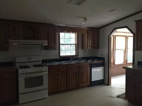 202 E South Boundary St, Walhalla, SC 29691 photo 9