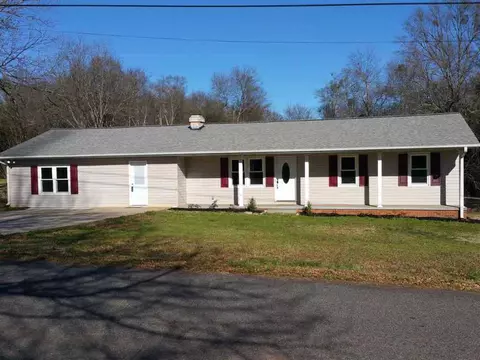 1307 Oak Dr, Pendleton, SC 29670 photo 2