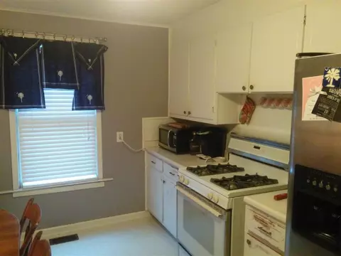 304 Church St, Pendleton, SC 29670 photo 3