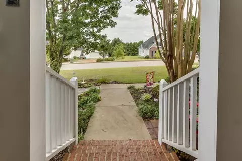109 Hallmark Ln, Easley, SC 29640 photo 3