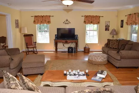 821 Belmina St, Pendleton, SC 29670 photo 6