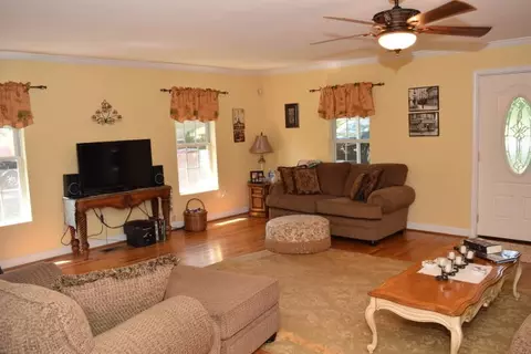 821 Belmina St, Pendleton, SC 29670 photo 7