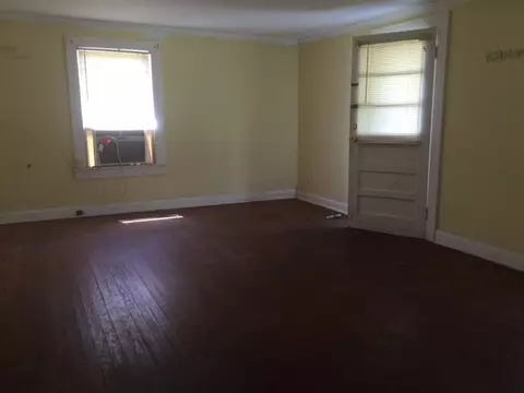 428 E Queen St, Pendleton, SC 29670 photo 4