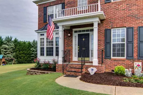 107 Walnut Hl, Easley, SC 29642 photo 2