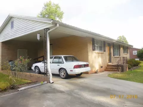 217 Iris Dr, Easley, SC 29642 photo 3