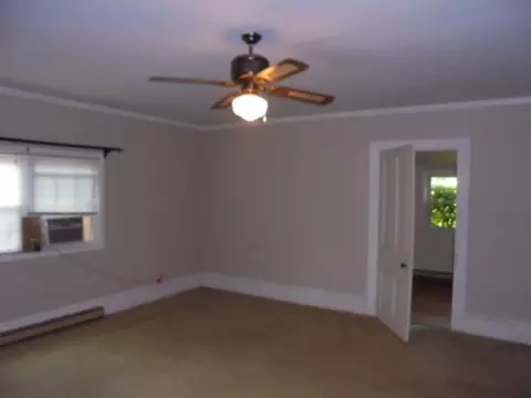 712 Crenshaw St, Pendleton, SC 29670 photo 3