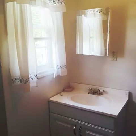 123 Hampton St, Pelzer, SC 29669 photo 8