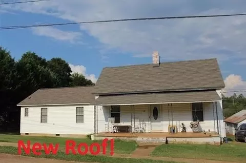 123 Hampton St, Pelzer, SC 29669 photo 1
