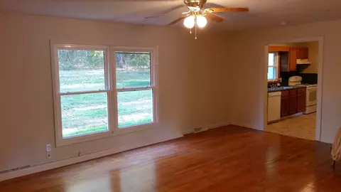 954 Crenshaw St, Pendleton, SC 29670 photo 10