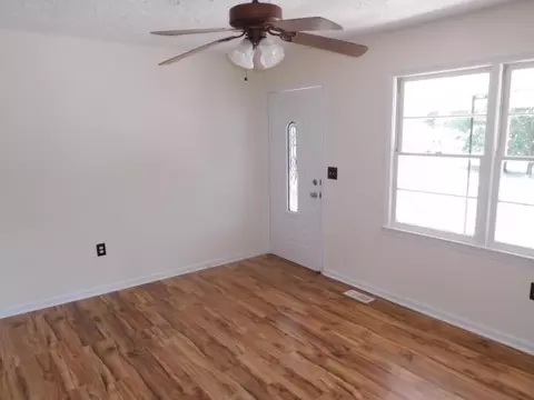 111 Spearman Dr, Pelzer, SC 29669 photo 2
