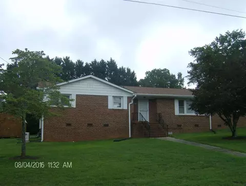 301 Crescent St, Easley, SC 29640 photo 2
