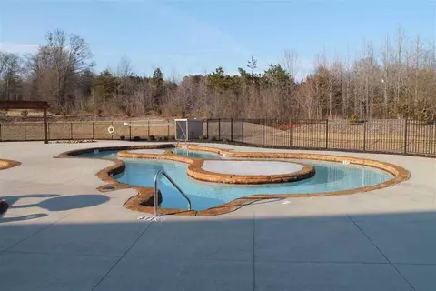 133 Coppermine Dr, Easley, SC 29642 photo 4