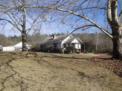 1210 N Catherine St, Walhalla, SC 29691 photo 3