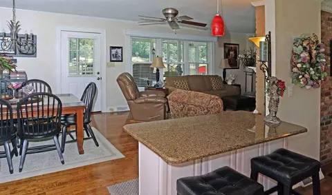 210 Traywick Dr, Anderson, SC 29621 photo 9