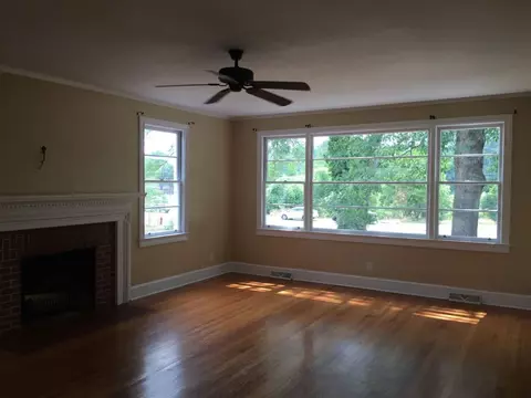 304 S Broad St, Pendleton, SC 29670 photo 13