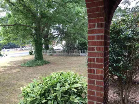 304 S Broad St, Pendleton, SC 29670 photo 7
