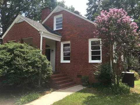304 S Broad St, Pendleton, SC 29670 photo 3