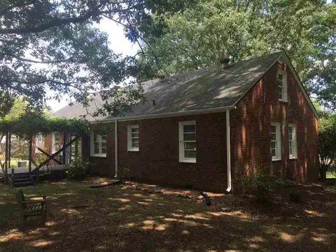 304 S Broad St, Pendleton, SC 29670 photo 6