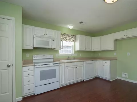 100 Rivers Edge Dr, Easley, SC 29642 photo 9