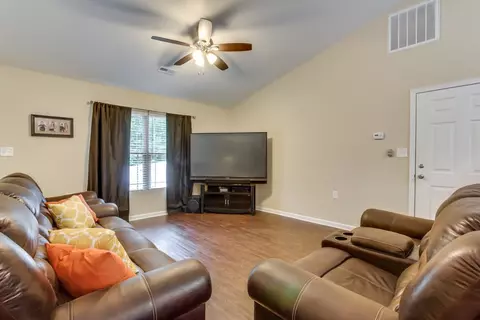 229 Oakvale Dr, Easley, SC 29640 photo 3